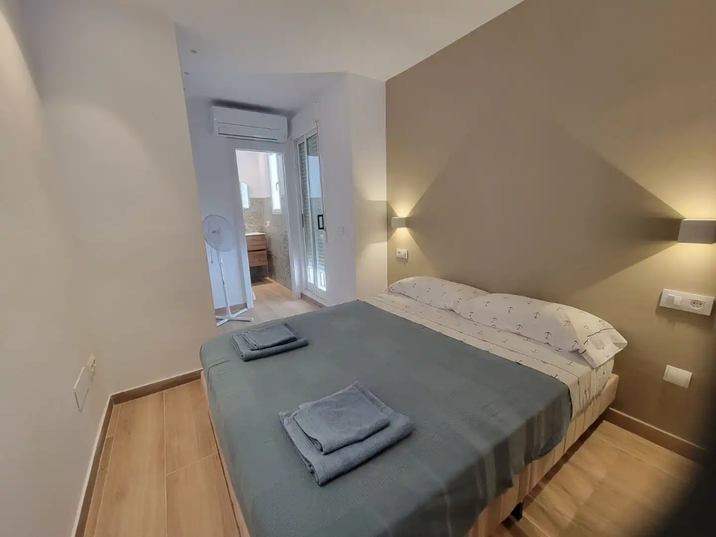 Schlafzimmer von Wohnung zur Miete in Valencia mit Klimaanlage, Heizung und Möbliert