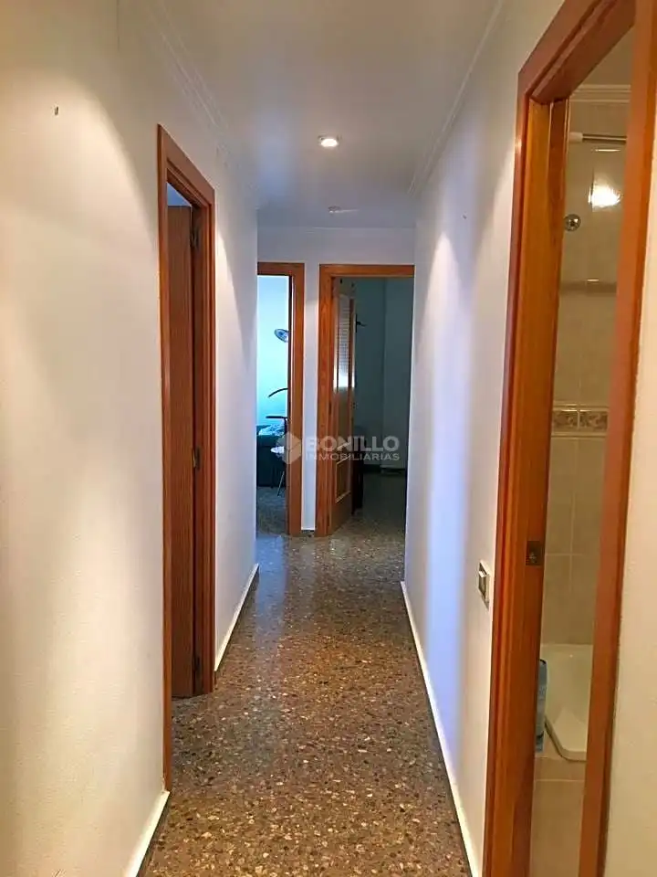 Flat with terrace to rent in Avenida de Sagunto, imagen 14