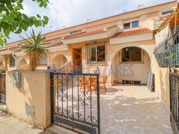 Casa con jardín en venta en Los Narejos - Punta Calera