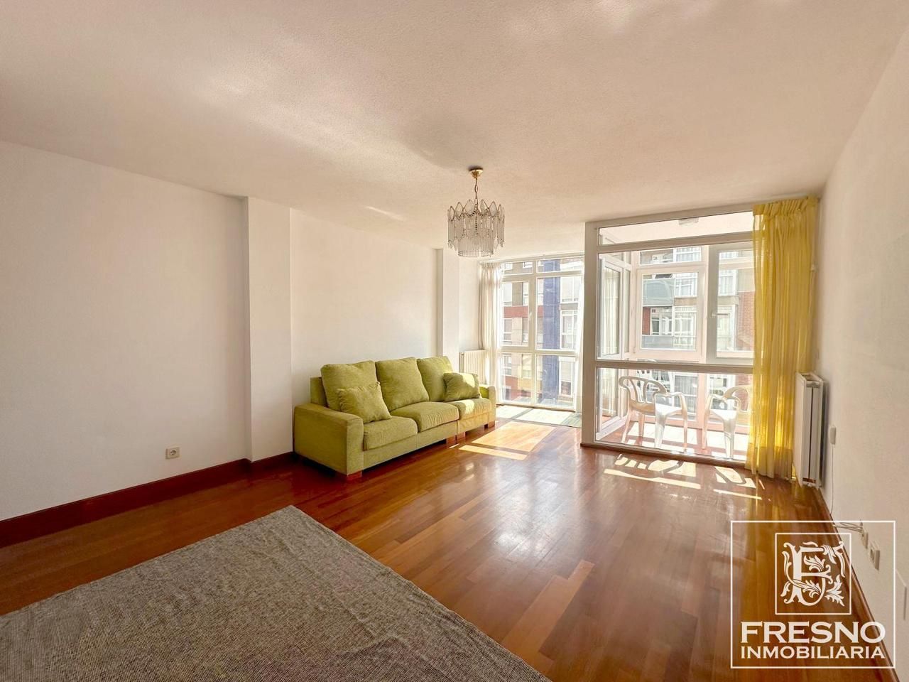 Sala d'estar de Pis en venda en Camargo amb Calefacció, Parquet i Terrassa