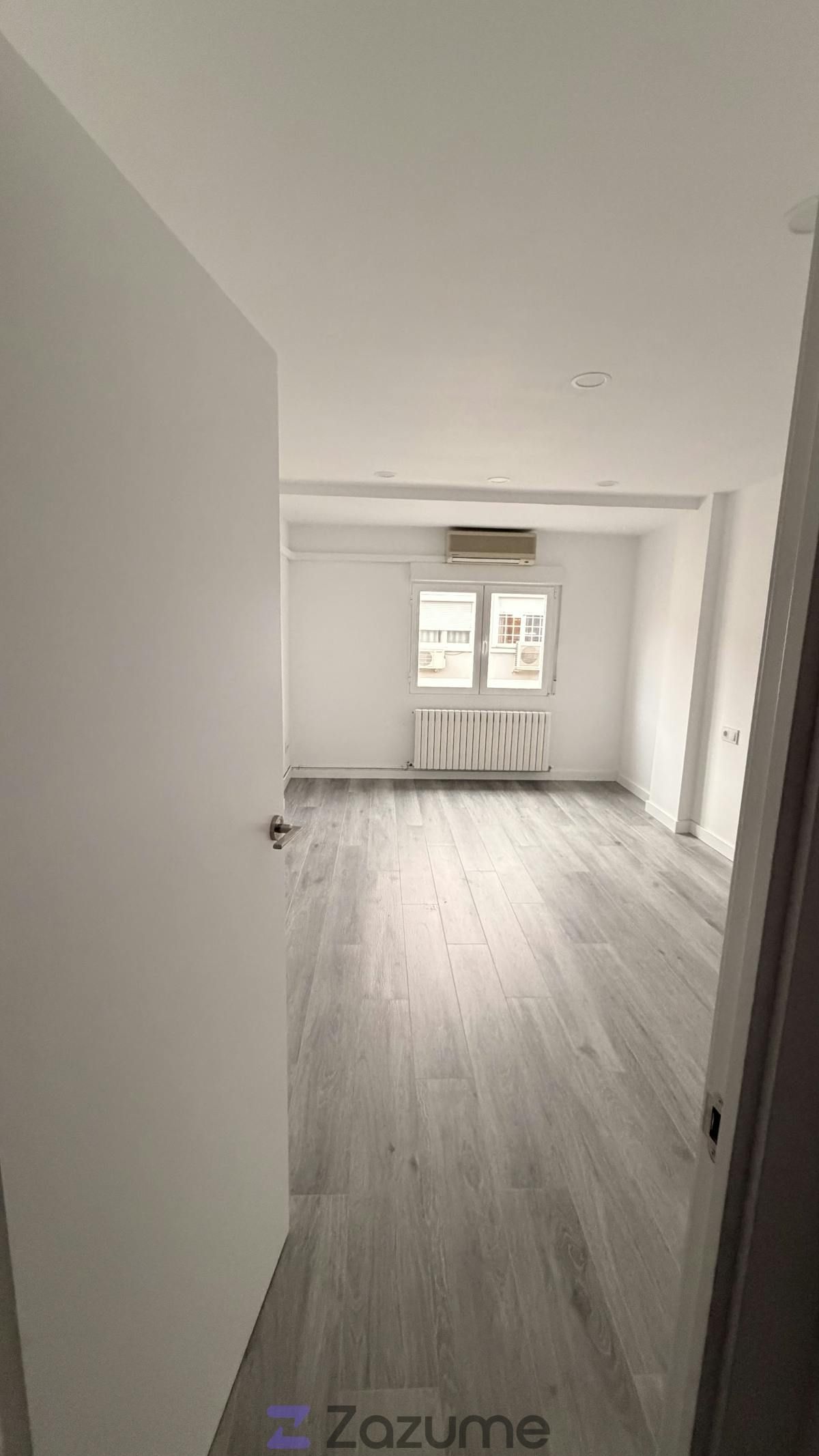 Bedroom of Flat to rent in  Zaragoza Capital  with Air Conditioner, Heating and Washing machine