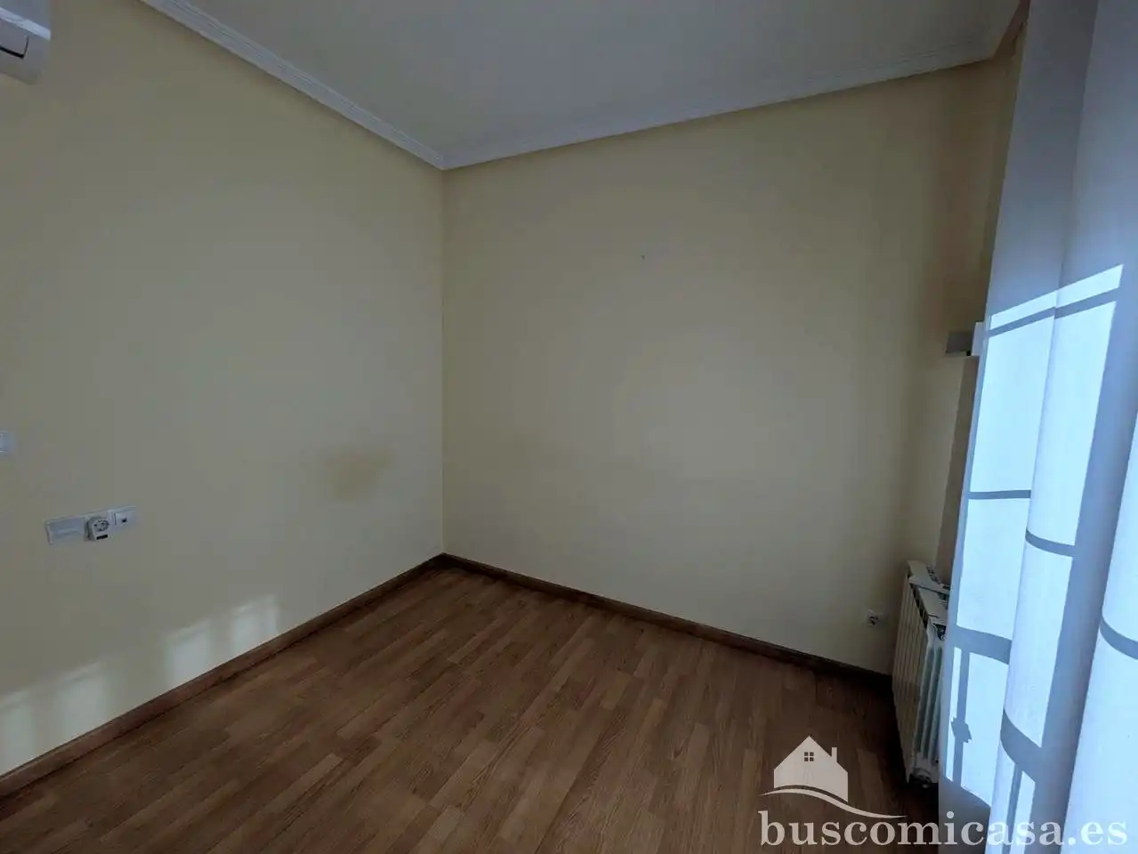 Habitación de Local de alquiler en Linares con Aire acondicionado