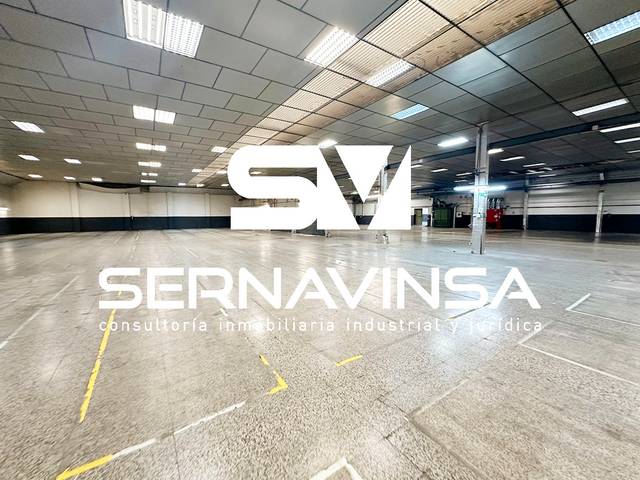 Nave industrial en Alquiler en Gràcia