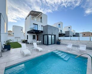 Swimming pool of House or chalet to rent in Torrevieja  with Air Conditioner, Heating and Private garden