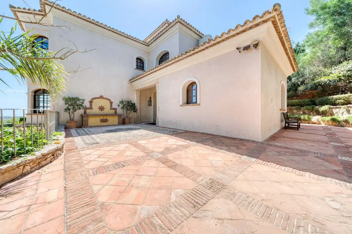 Vista exterior de Casa o chalet en venta en Sotogrande con Aire acondicionado, Jardín privado y Terraza