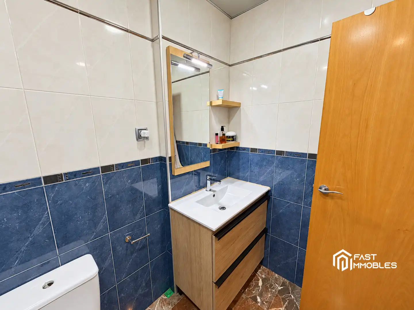 Bathroom of Flat for sale in Ponent
