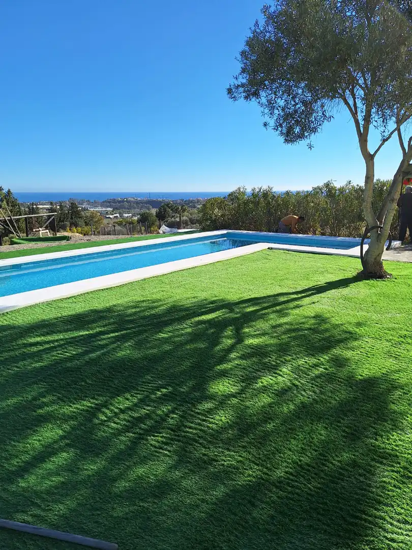 Piscina de Finca rústica en venta en Estepona con Aire acondicionado, Calefacción y Jardín privado