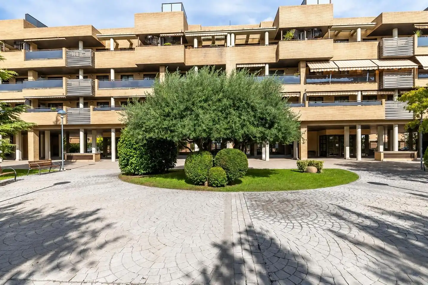 Vista exterior de Ático en venta en Zaragoza con Aire acondicionado, Calefacción y Parquet