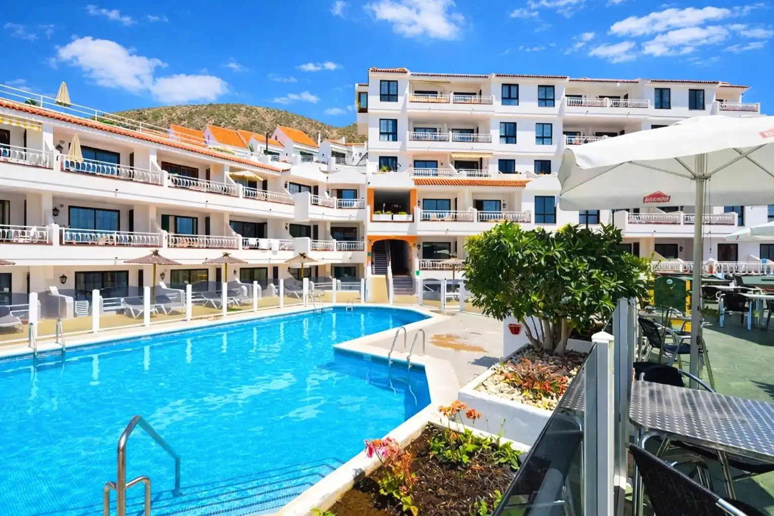 Apartament amb piscina en venda a Calle LOS ANGELES 8