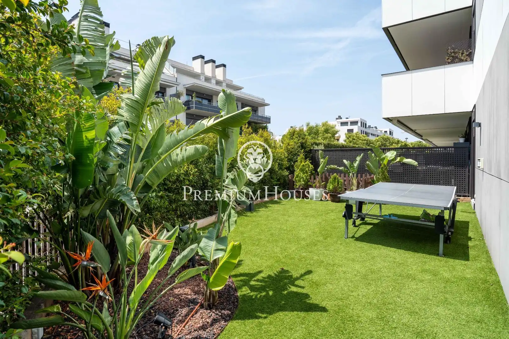 Terrasse von Erdgeschoss zum Verkauf in Sitges mit Klimaanlage, Privatgarten und Parkett