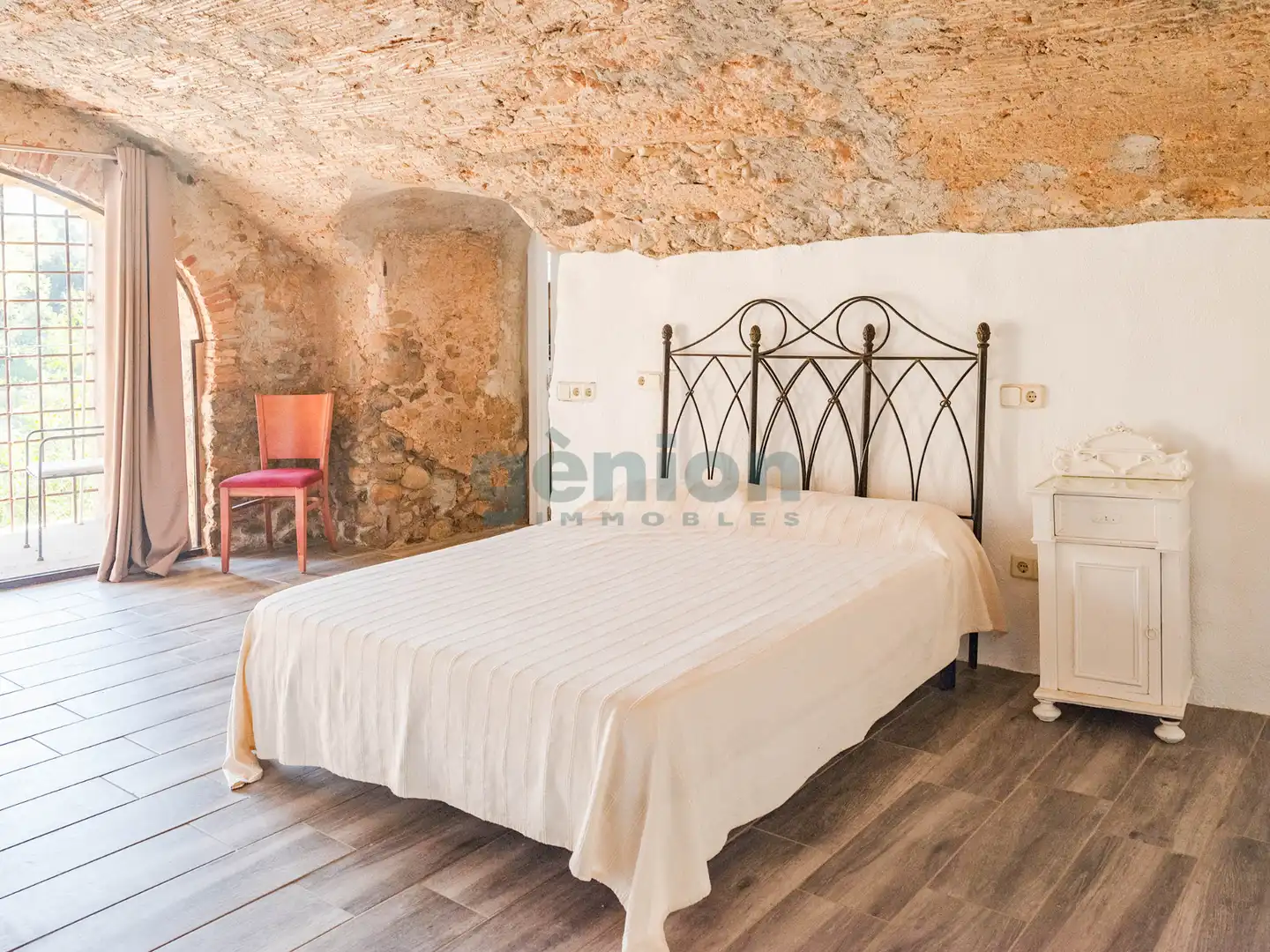 Habitación de Finca rústica en venta en Sant Miquel de Fluvià con Aire acondicionado, Calefacción y Jardín privado