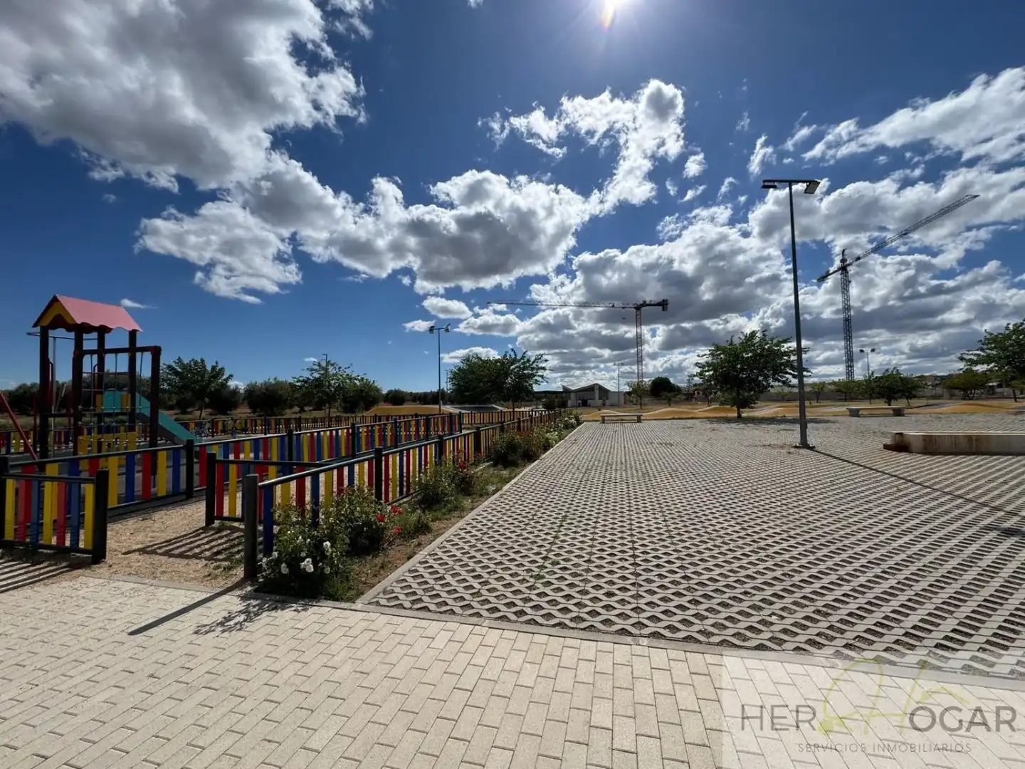 Vista exterior de Casa o chalet en venta en Burguillos de Toledo con Aire acondicionado, Calefacción y Jardín privado