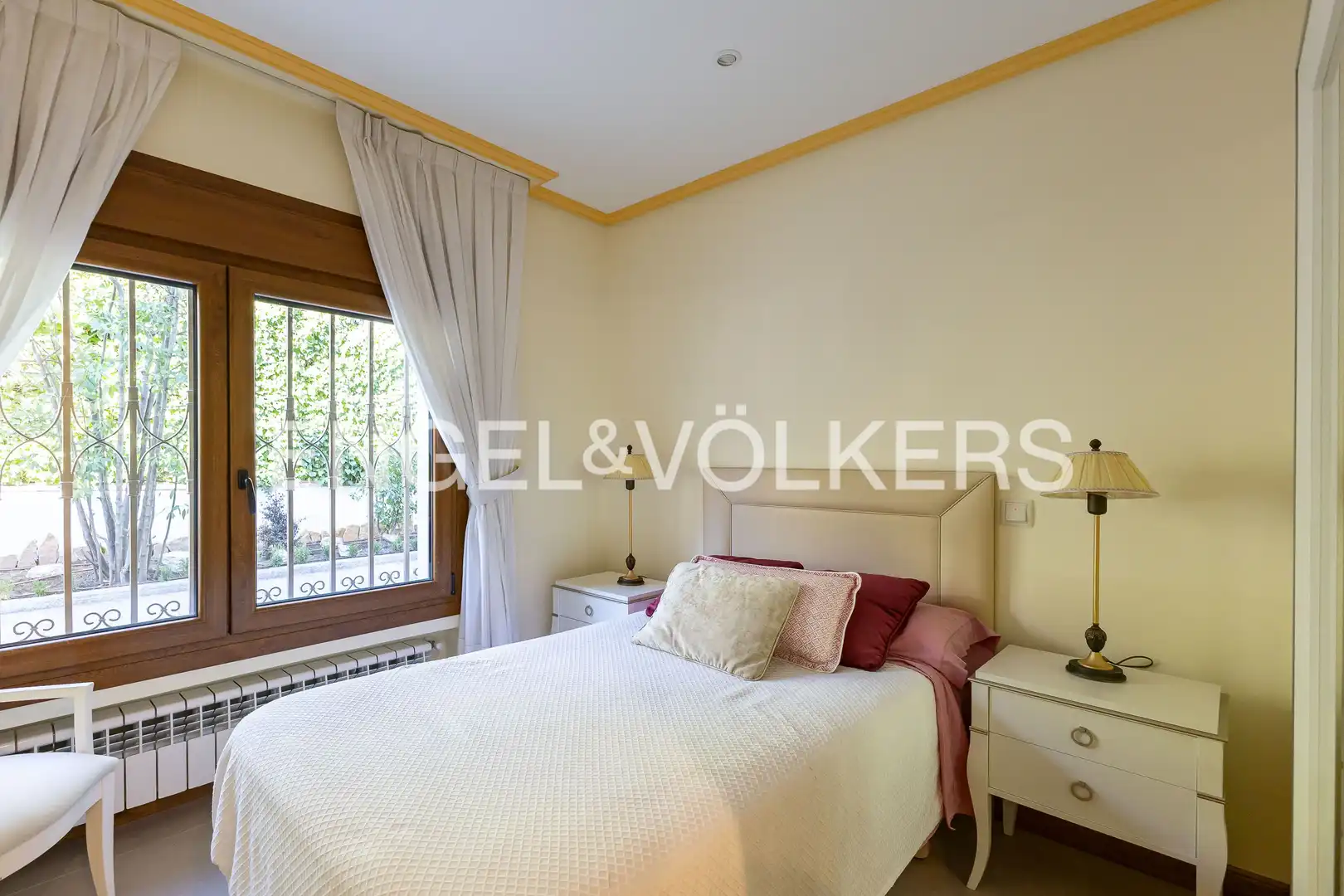 Dormitori de Casa o xalet de lloguer en Madrid amb Aire condicionat, Calefacció i Jardí privat