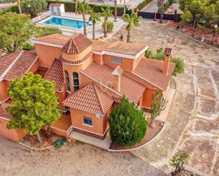 Vista exterior de Casa o xalet en venda en Elche / Elx amb Aire condicionat, Terrassa i Piscina