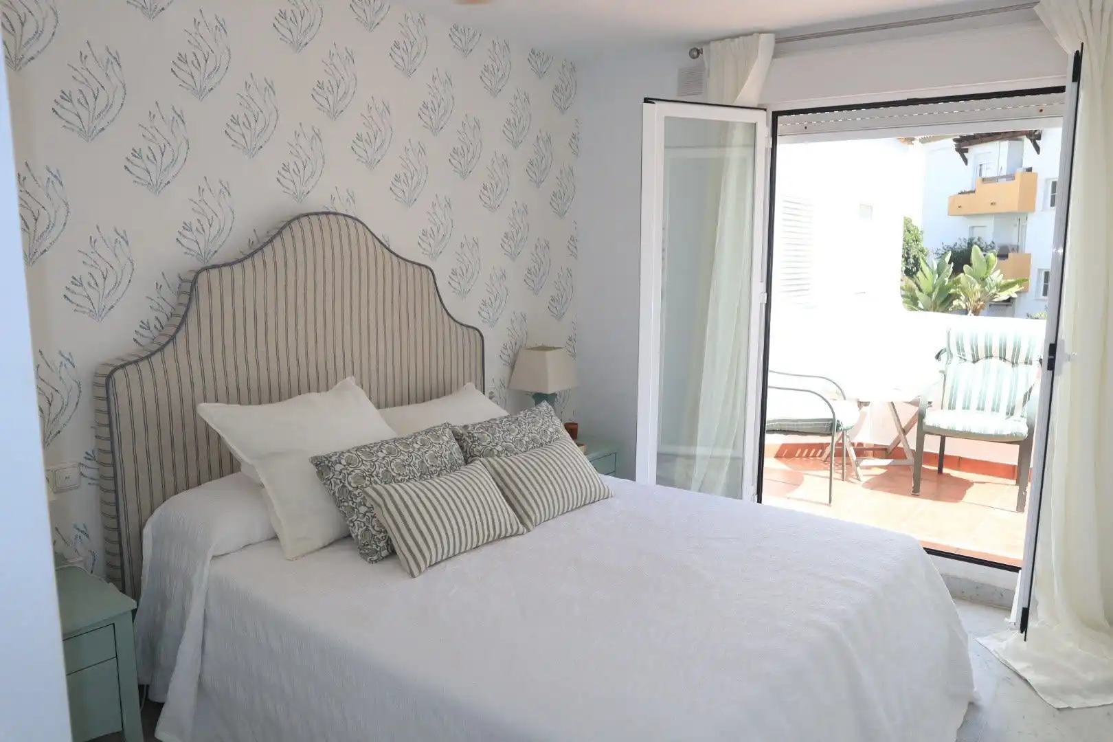 Habitación de Apartamento de alquiler en Marbella con Aire acondicionado, Amueblado y Piscina comunitaria