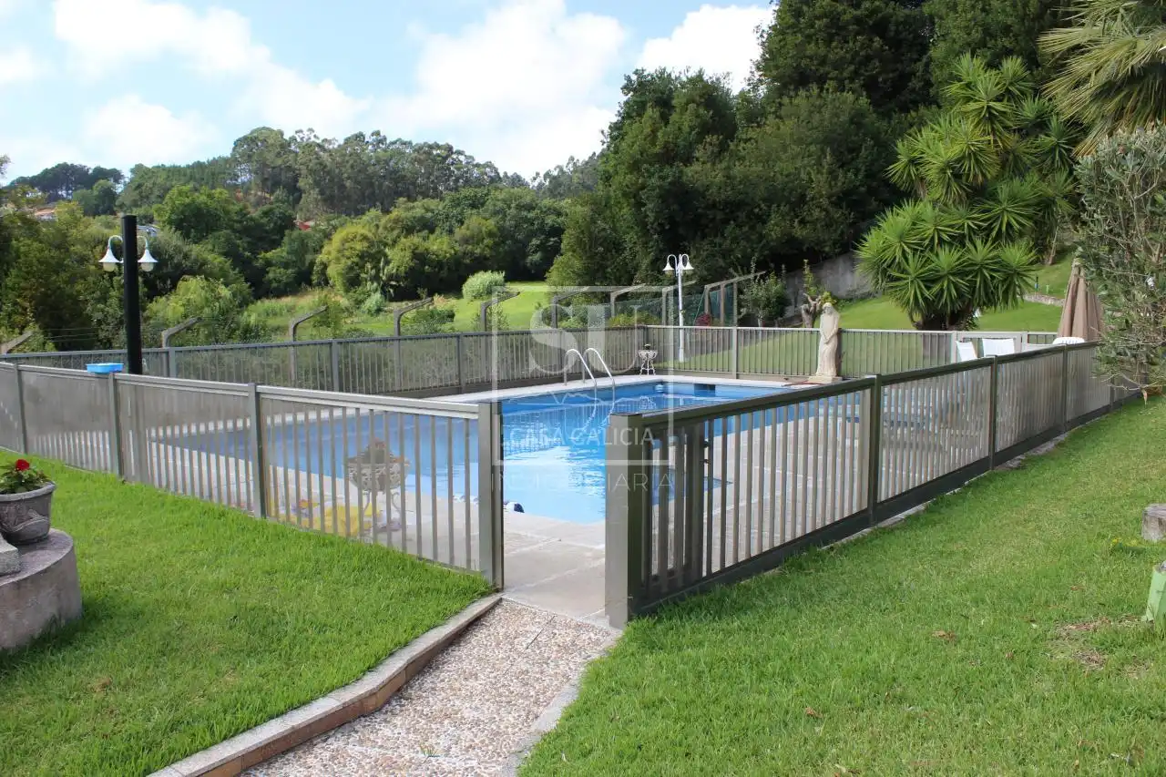 Piscina de Casa o chalet en venta en Nigrán con Calefacción, Jardín privado y Terraza