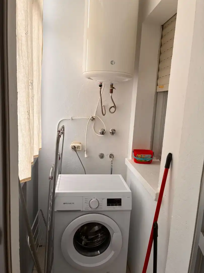 Piso con terraza en alquiler en Maria Auxiliadora - Barriada de Llera, imagen 4