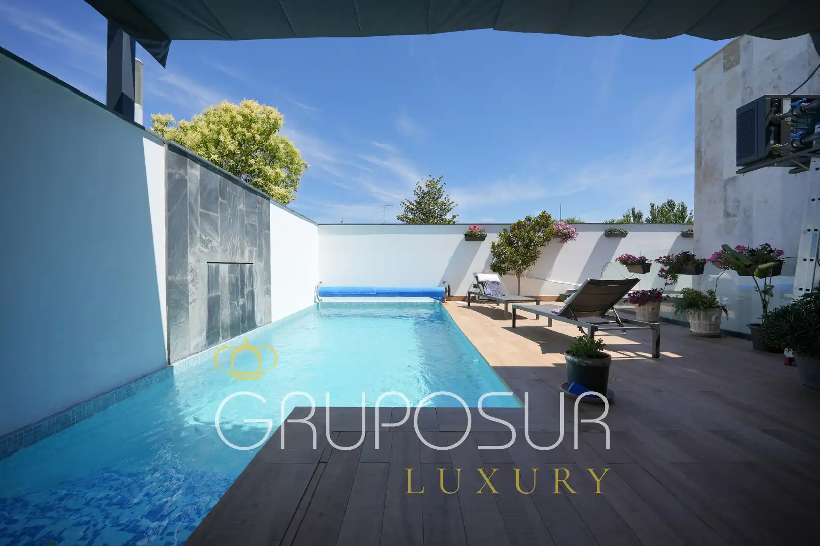 Piscina de Casa o chalet en venta en Valladolid con Aire acondicionado, Calefacción y Jardín privado