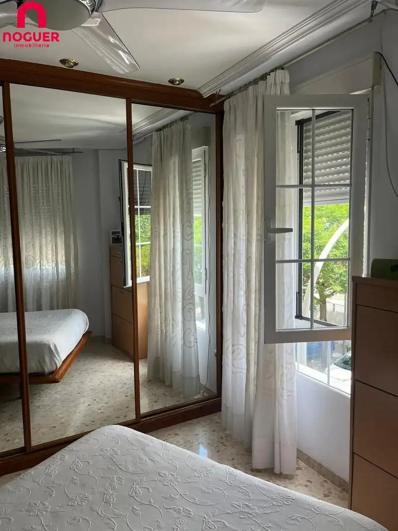 Schlafzimmer von Wohnung zum Verkauf in Córdoba mit Klimaanlage, Heizung und Terrasse