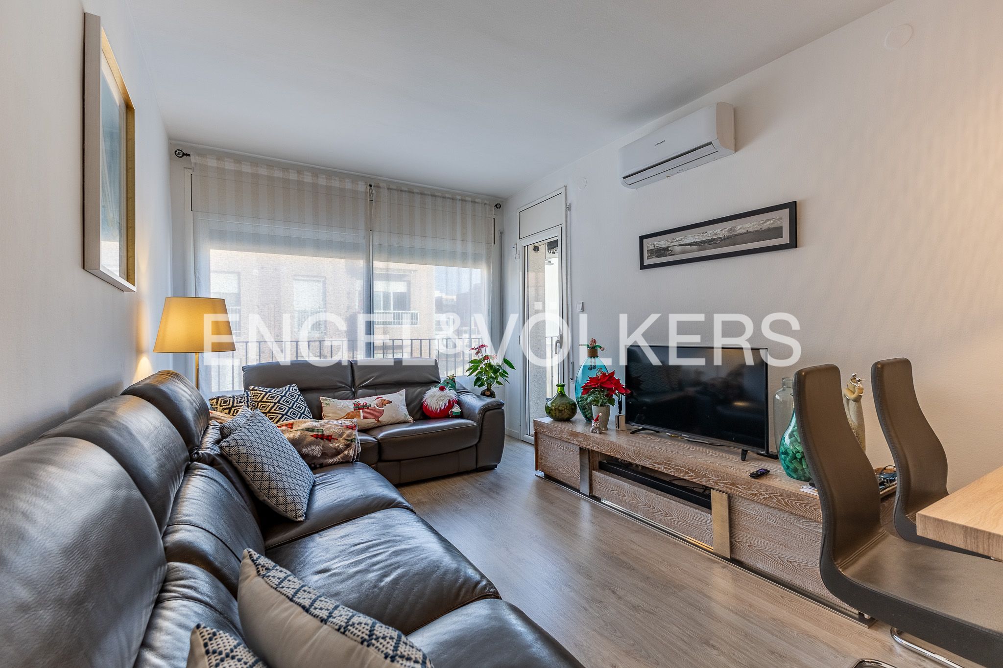 Living room of Apartment for sale in Sabadell  with Air Conditioner, Heating and Parquet flooring