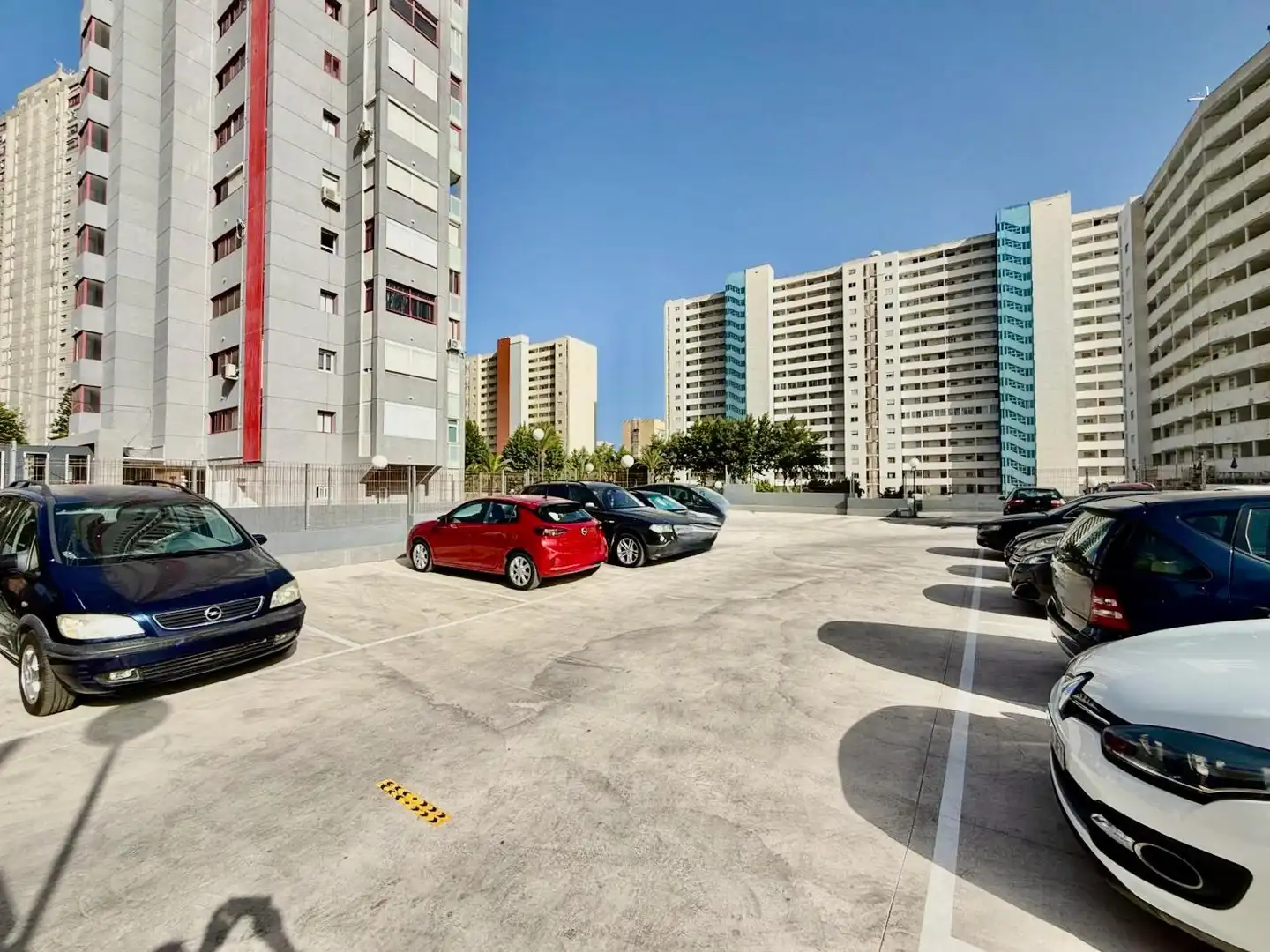 Parking de Apartamento en venta en Benidorm con Jardín privado, Terraza y Amueblado
