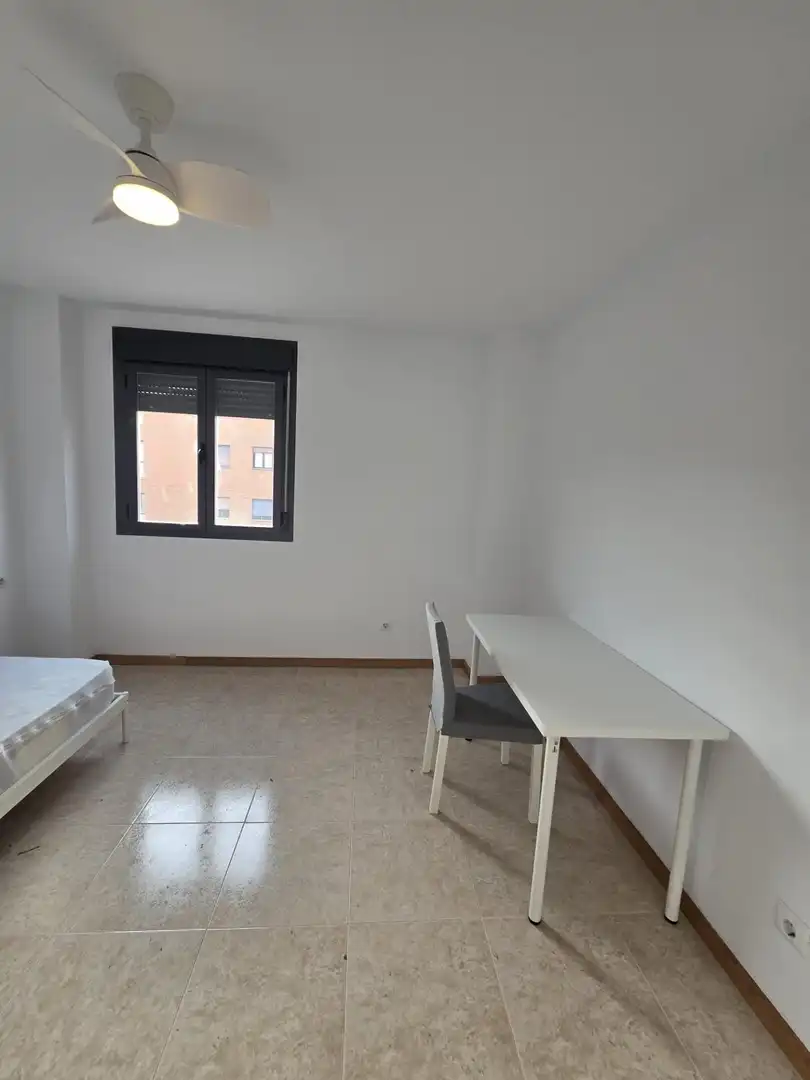 Flat with lift to rent in Oeste, imagen 2