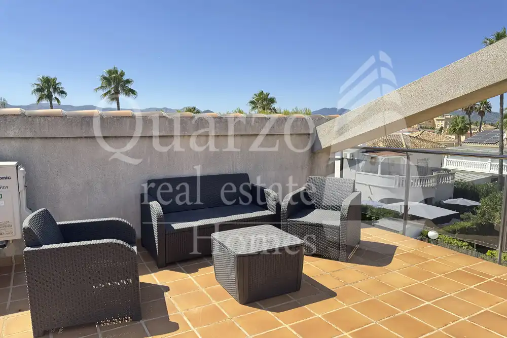 Terrasse von Maisonette zum Verkauf in Oliva mit Klimaanlage, Terrasse und Möbliert