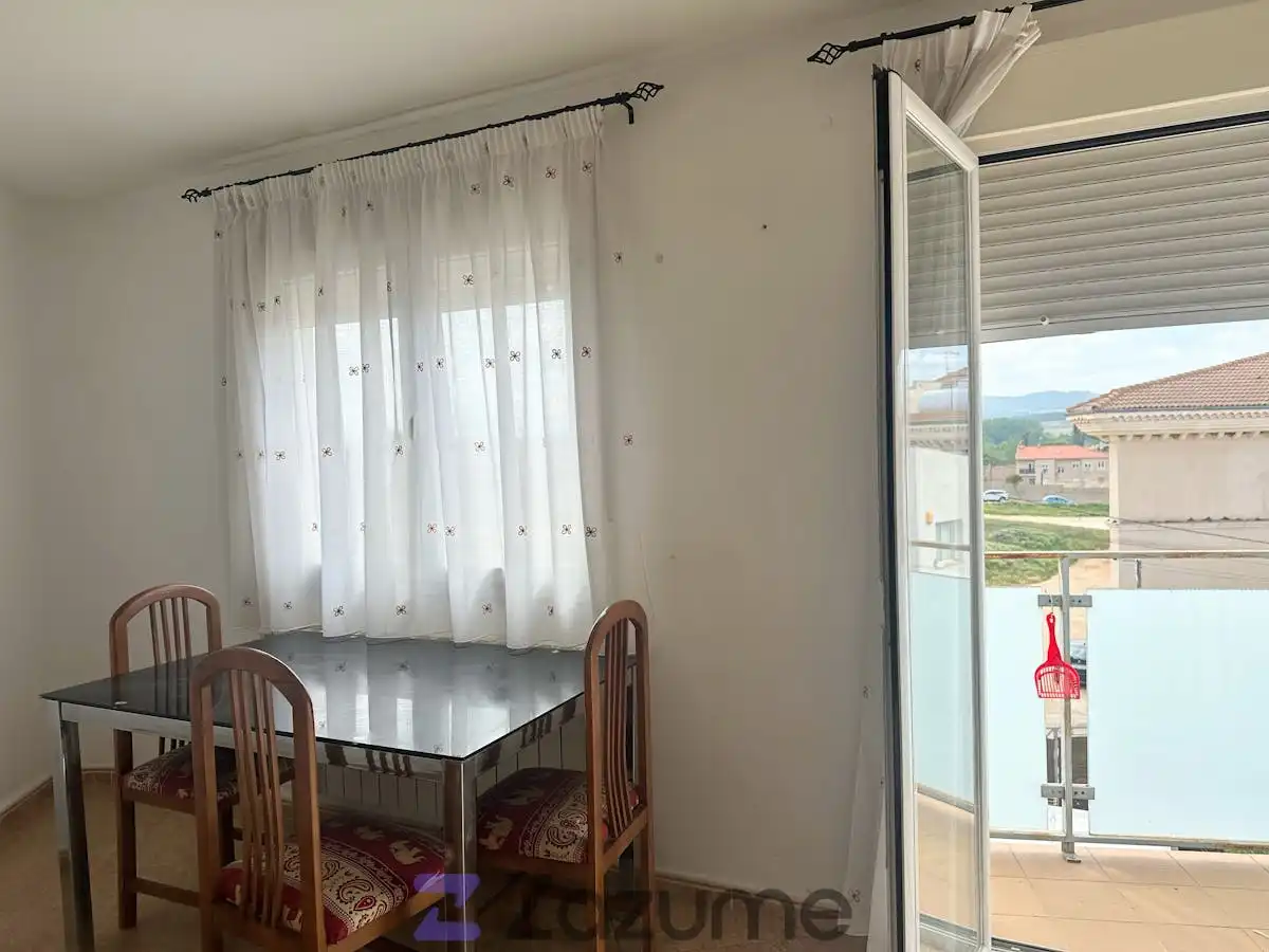 Habitación de Piso de alquiler en Arcas del Villar con Calefacción, Trastero y Amueblado