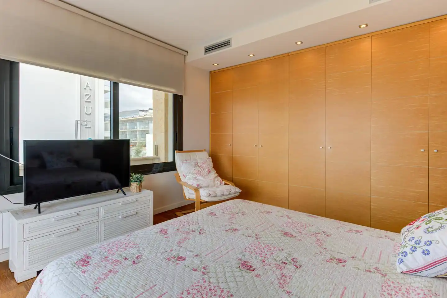 Schlafzimmer von Haus oder Chalet zum Verkauf in Castelldefels mit Klimaanlage, Heizung und Privatgarten