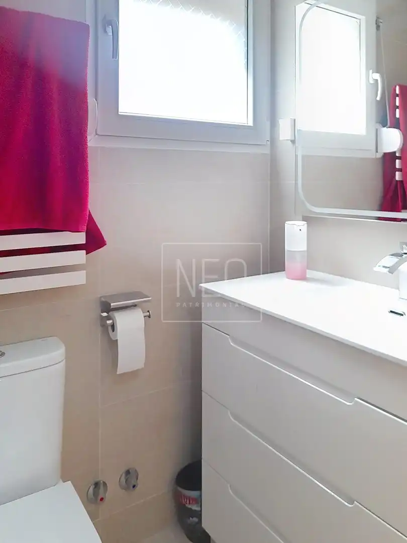 Bathroom of Flat for sale in Leganés  with Air Conditioner, Heating and Terrace