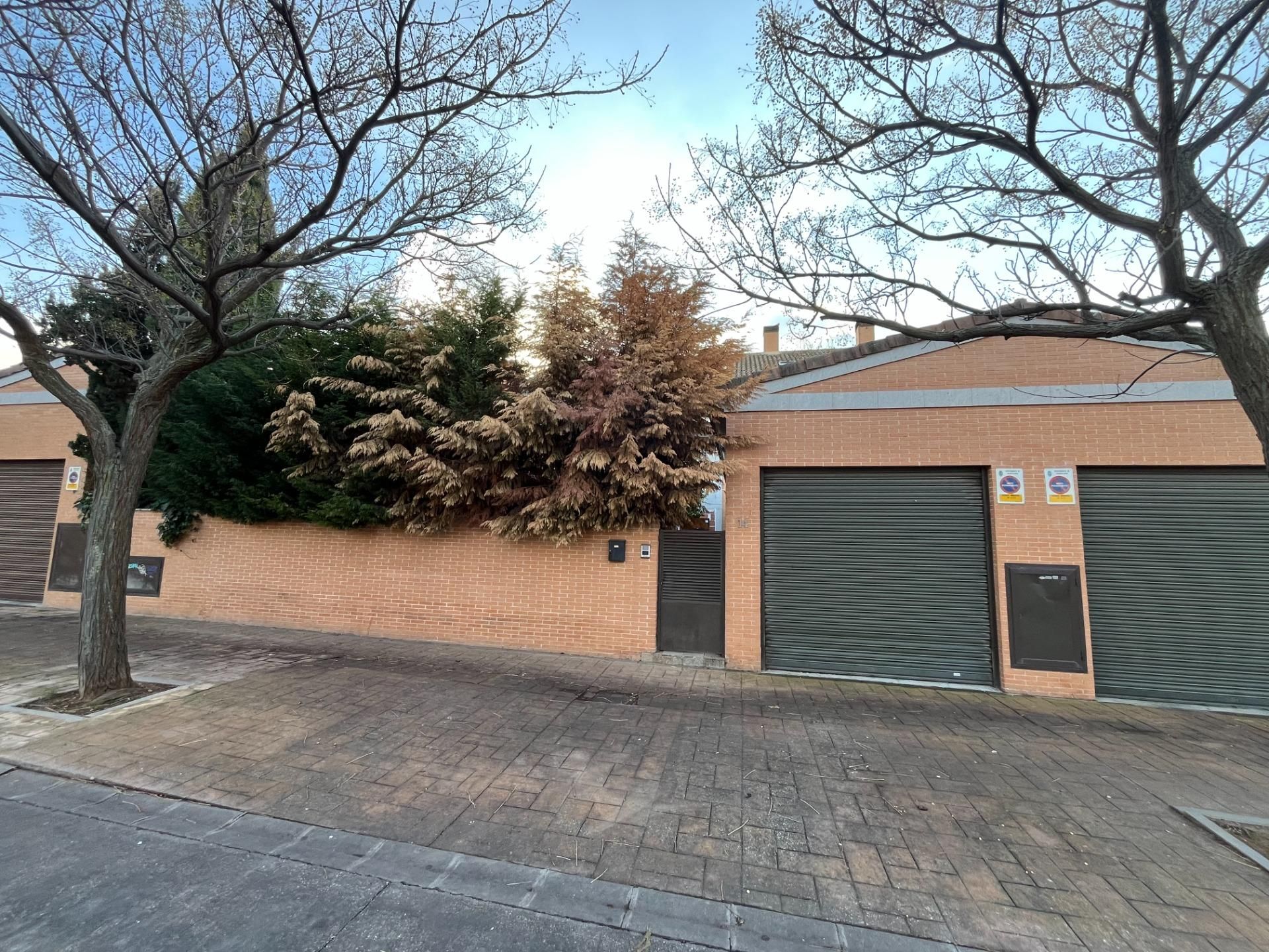 Casa adosada en venta en Calle EULALIA ABAITUA, 14, Las Cañas