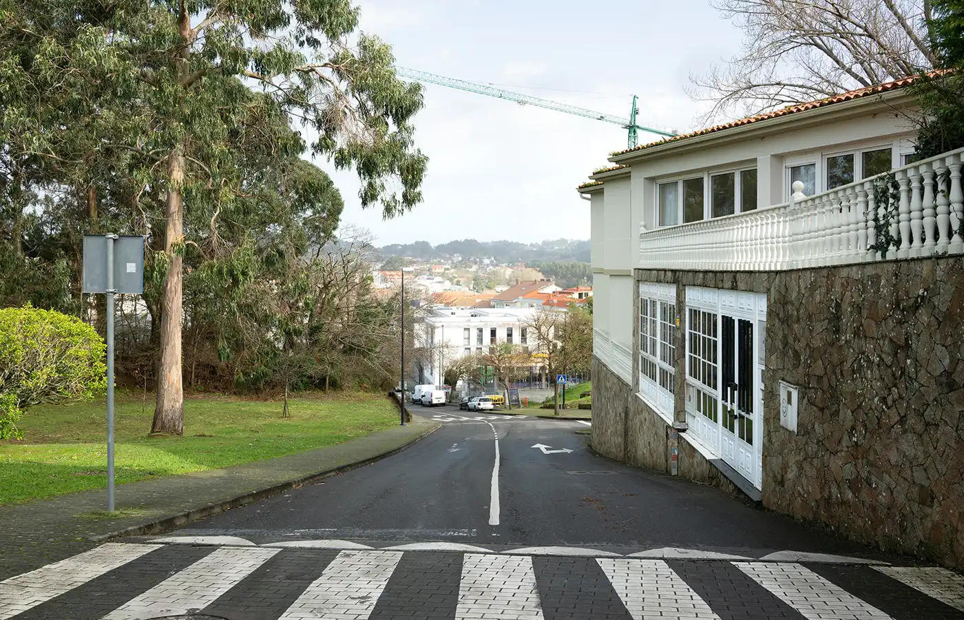 Vista exterior de Casa o xalet en venda en Oleiros amb Calefacció, Jardí privat i Parquet