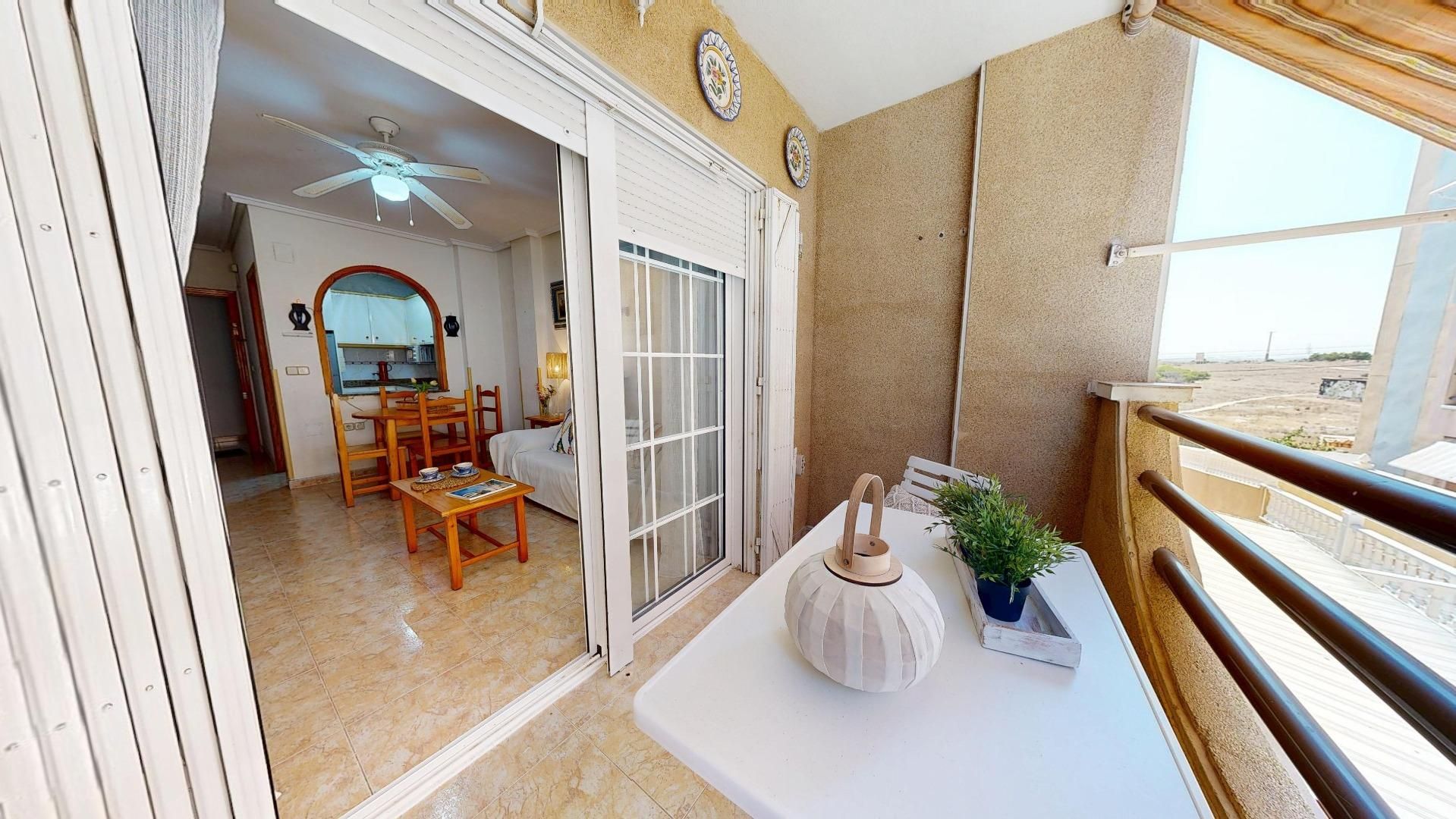 Terrassa de Apartament en venda en Torrevieja amb Aire condicionat, Traster i Balcó