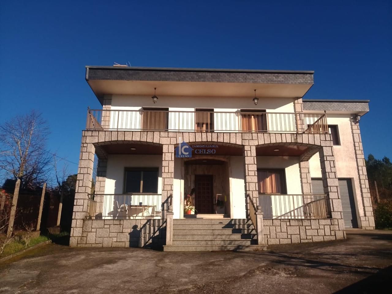 Exterior view of House or chalet for sale in Ourense Capital   with Heating, Private garden and Furnished