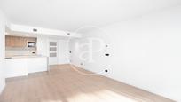 Living room of Flat for sale in L'Hospitalet de Llobregat  with Air Conditioner, Heating and Terrace