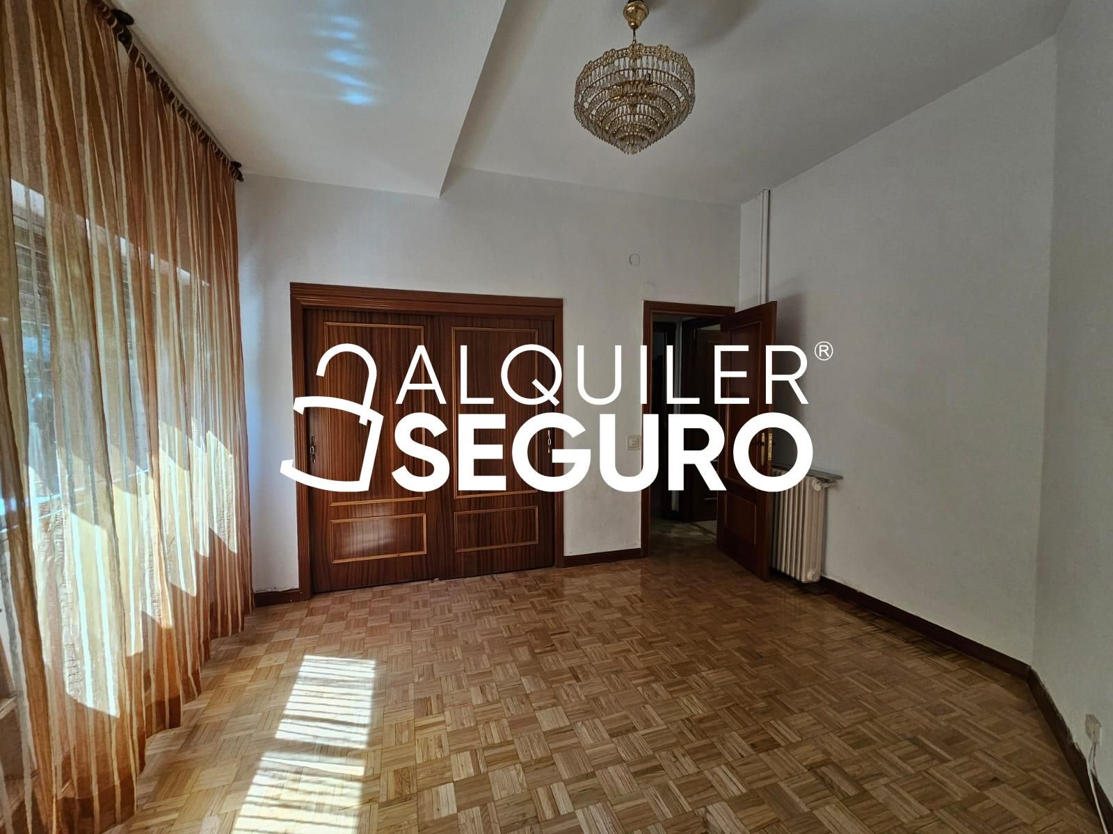 Bedroom of Flat to rent in  Madrid Capital  with Air Conditioner, Heating and Terrace