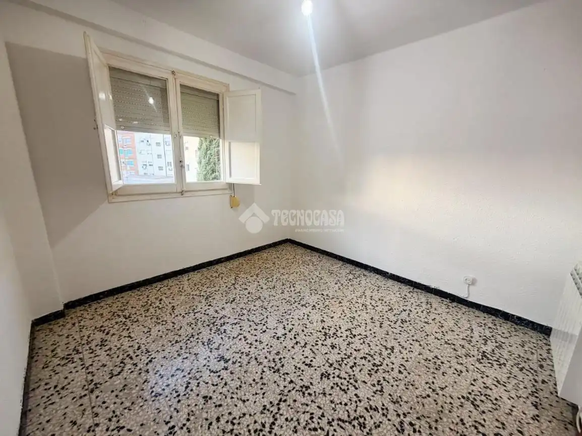 Habitación de Piso en venta en Zaragoza