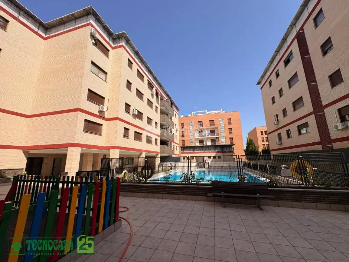 Vista exterior de Piso en venta en Ocaña con Calefacción