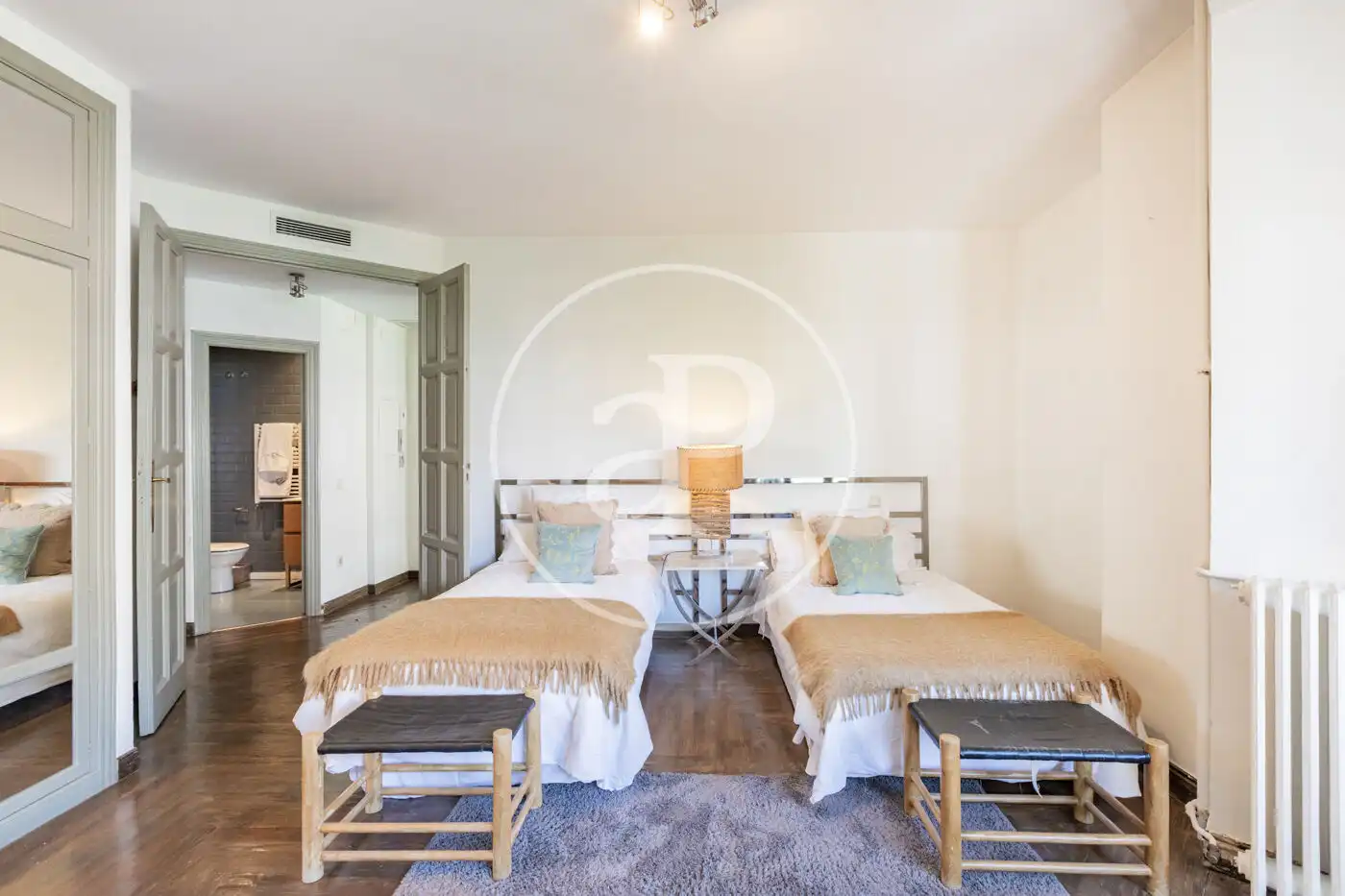 Flat for rent in C. de Moreto, Jerónimos