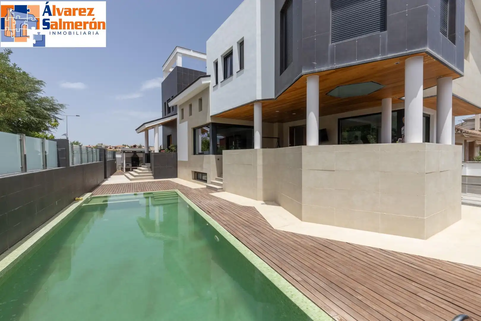 Chalet con piscina en venta en Urbanizacion EL CARMELO, imagen 2