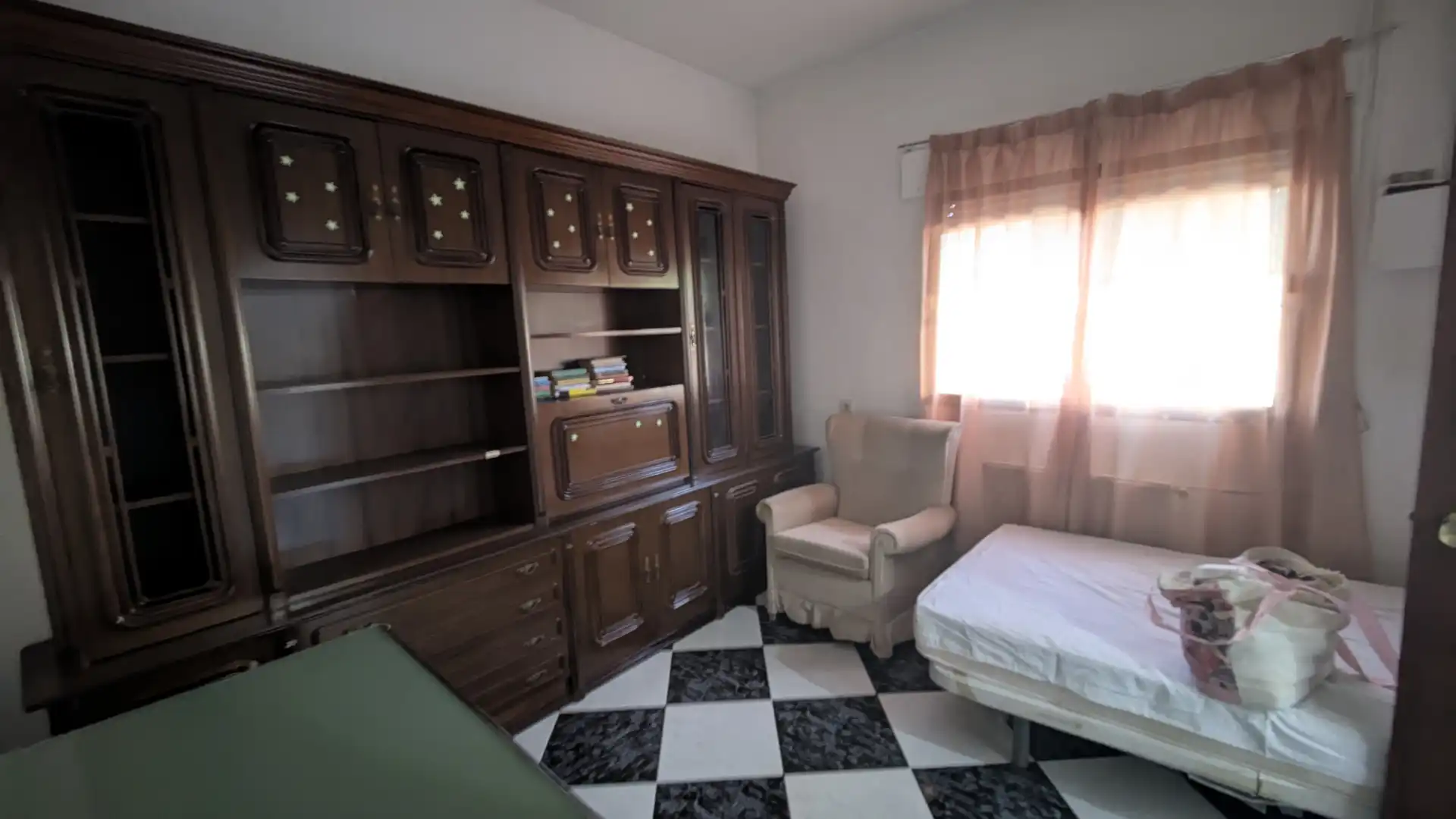 Habitación de Casa adosada en venta en Las Gabias con Calefacción y Terraza
