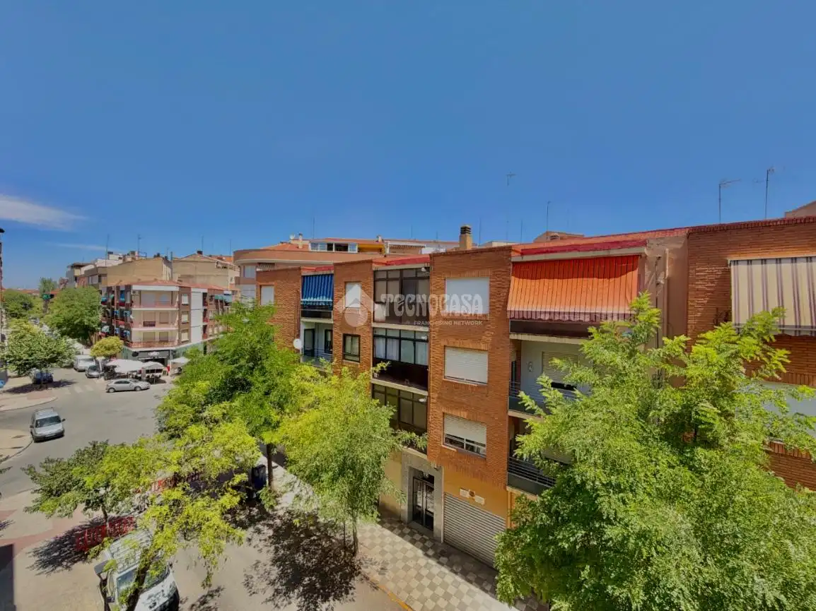 Vista exterior de Pis en venda en Albacete amb Terrassa