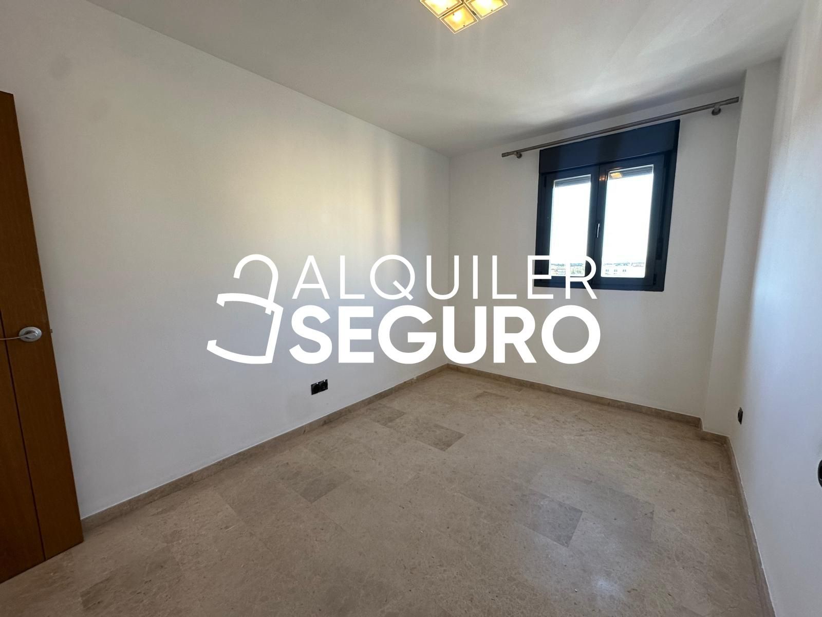 Bedroom of Flat for rent in  Valencia Capital  with Air Conditioner and Swimming Pool