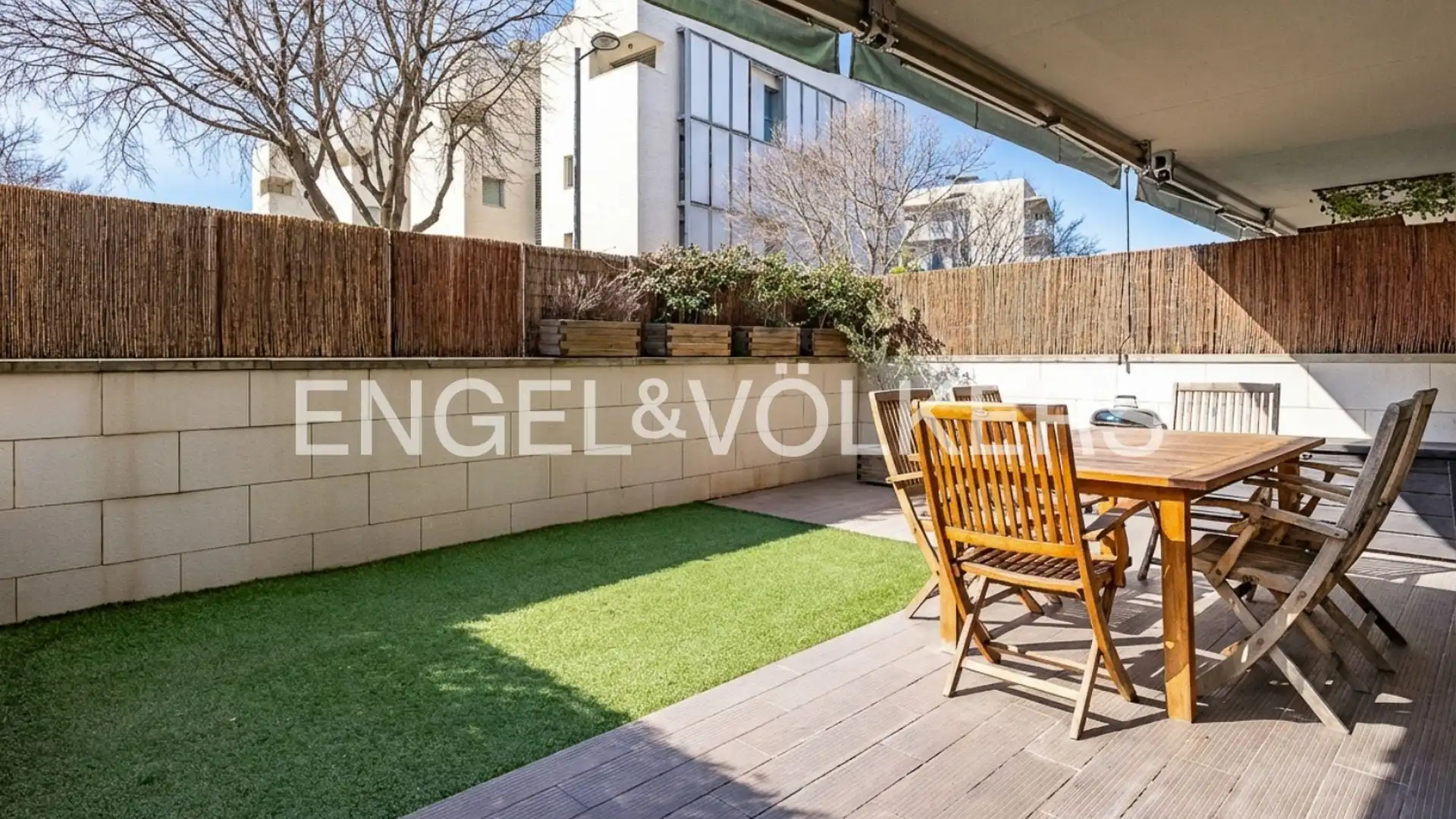 Terraza de Piso en venta en Sant Cugat del Vallès con Aire acondicionado, Calefacción y Jardín privado