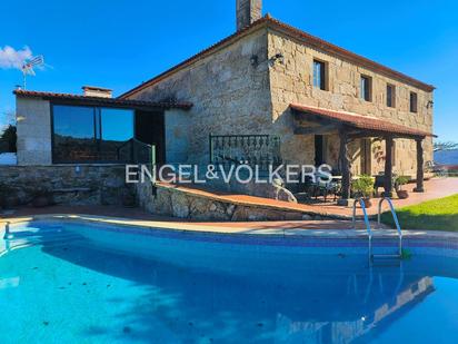 Swimming pool of House or chalet for sale in Ponte Caldelas  with Air Conditioner, Heating and Private garden