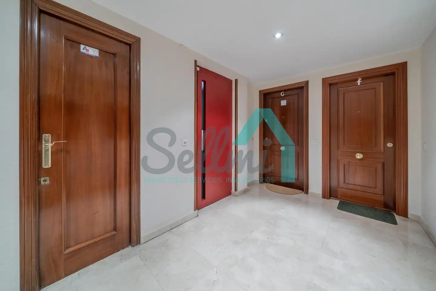 Planta baja de alquiler en Oviedo  con Calefacción, Parquet y Amueblado