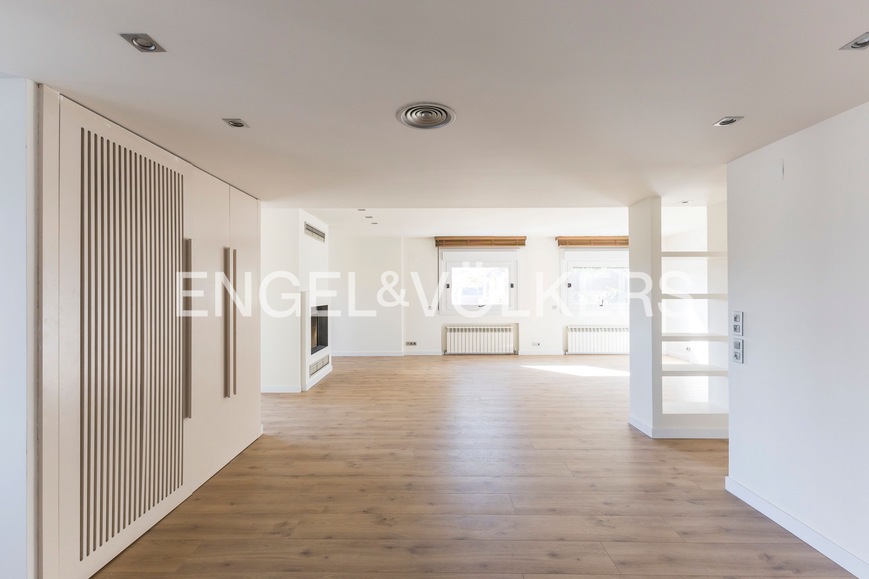 Sala d'estar de Àtic de lloguer en  Madrid Capital amb Aire condicionat, Calefacció i Jardí privat