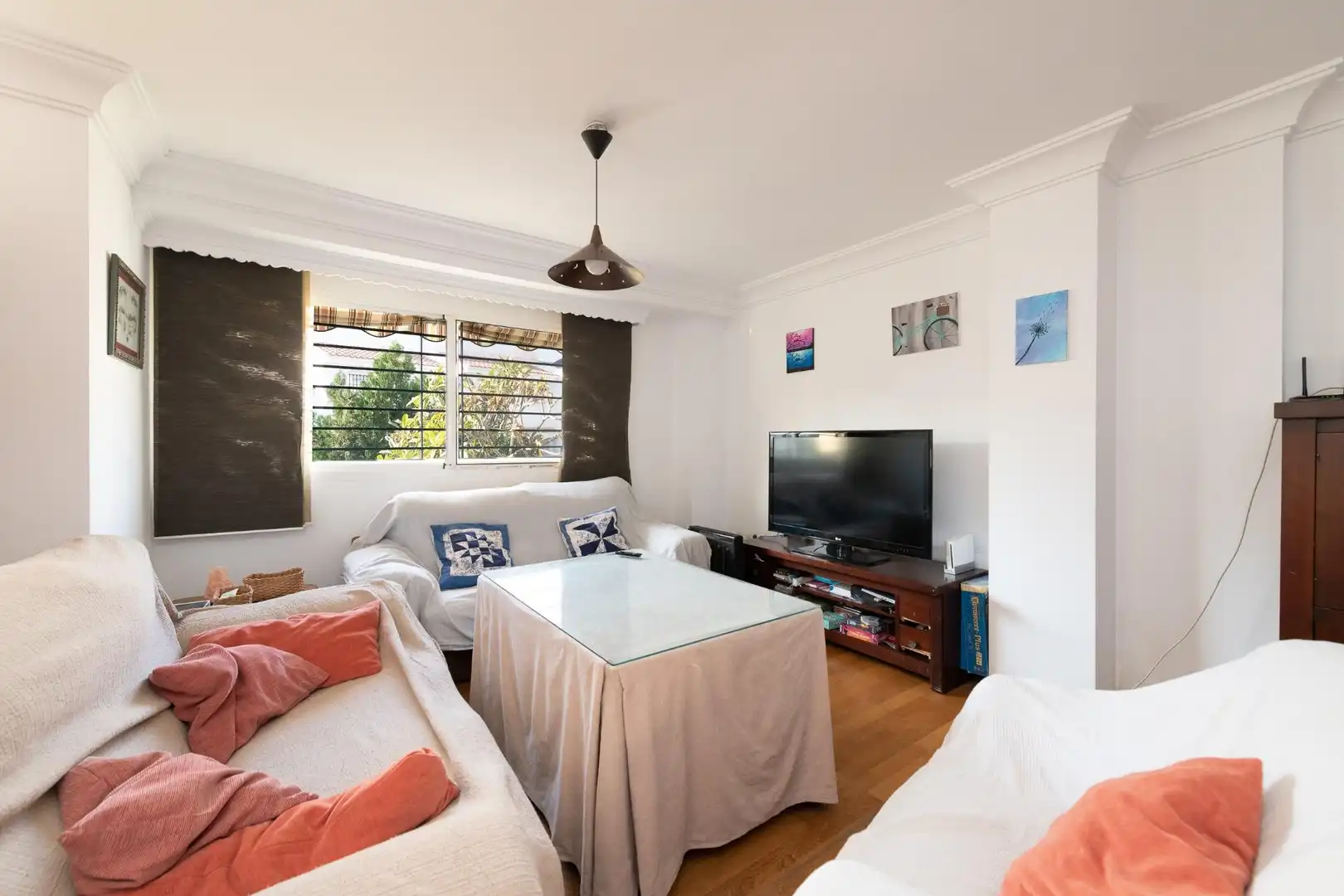 Sala de estar de Casa adosada en venta en Rincón de la Victoria con Aire acondicionado, Jardín privado y Piscina comunitaria