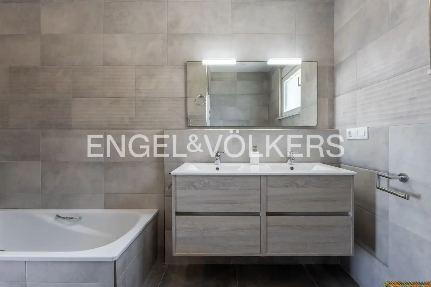 Bathroom of Houses for sale in Dénia  with Air Conditioner, Heating and Private garden