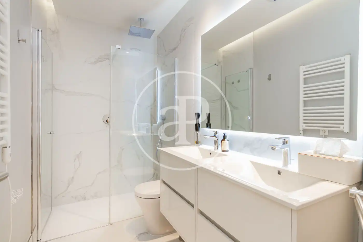 Bathroom of Flat for rent in Madrid  with Air Conditioner, Heating and Storage room